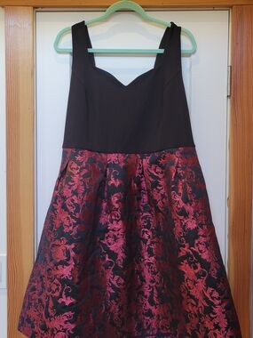 NWT-Fit And Flare Michel Studio Black & Fuchsia Floral Brocade Dress